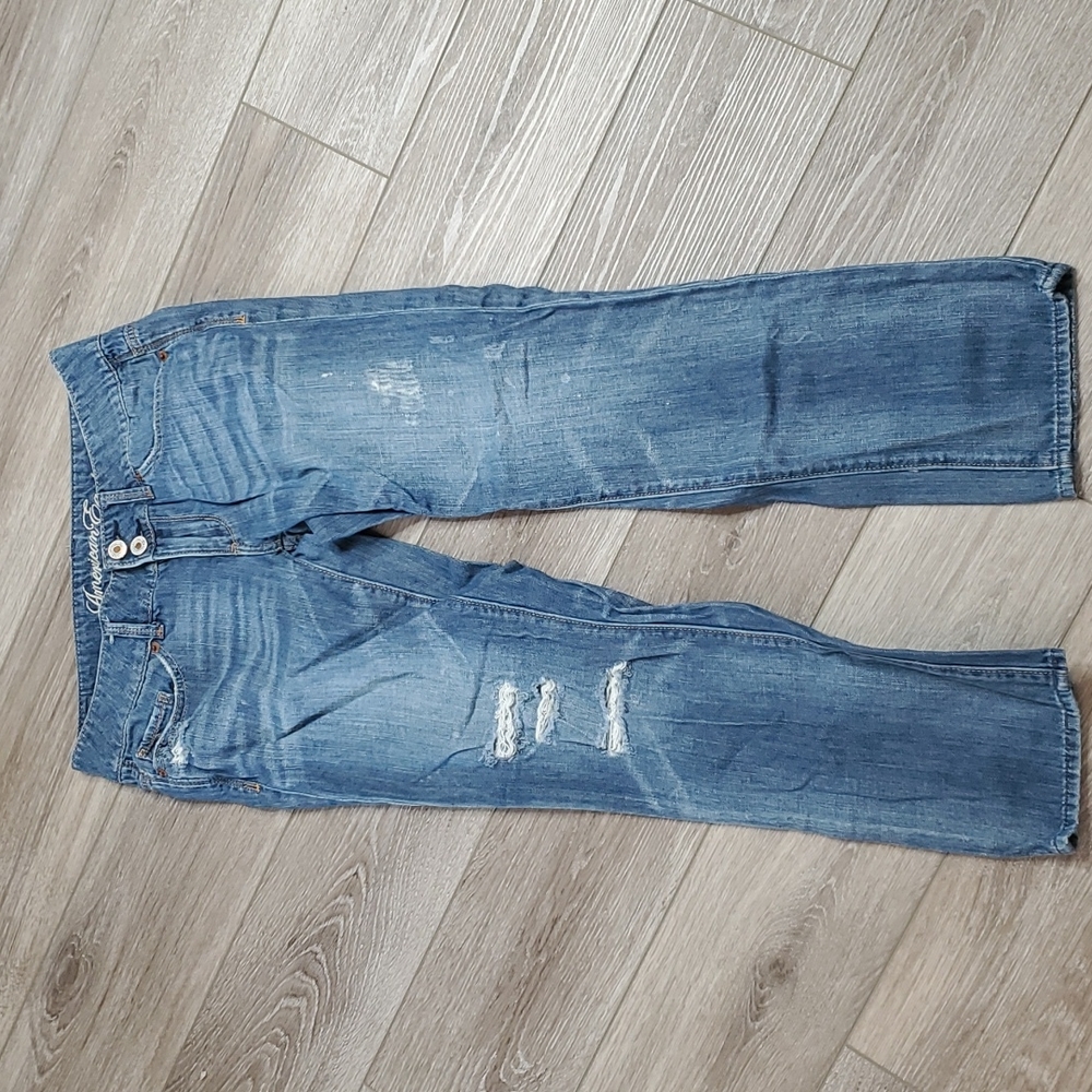 American eagle cropped distressed jeans size 0